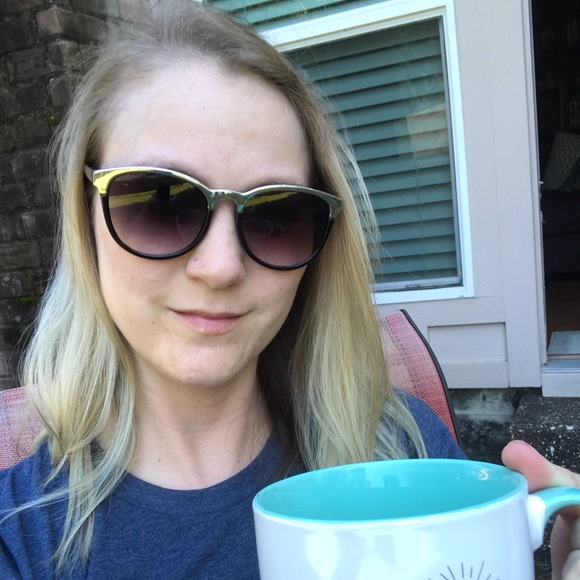 Meet your Posher, Allison - Picture 8 of 8